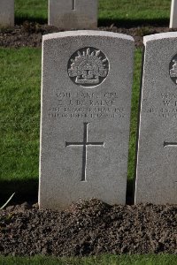 Lijssenthoek Military Cemetery - De Raeve, Ernest John